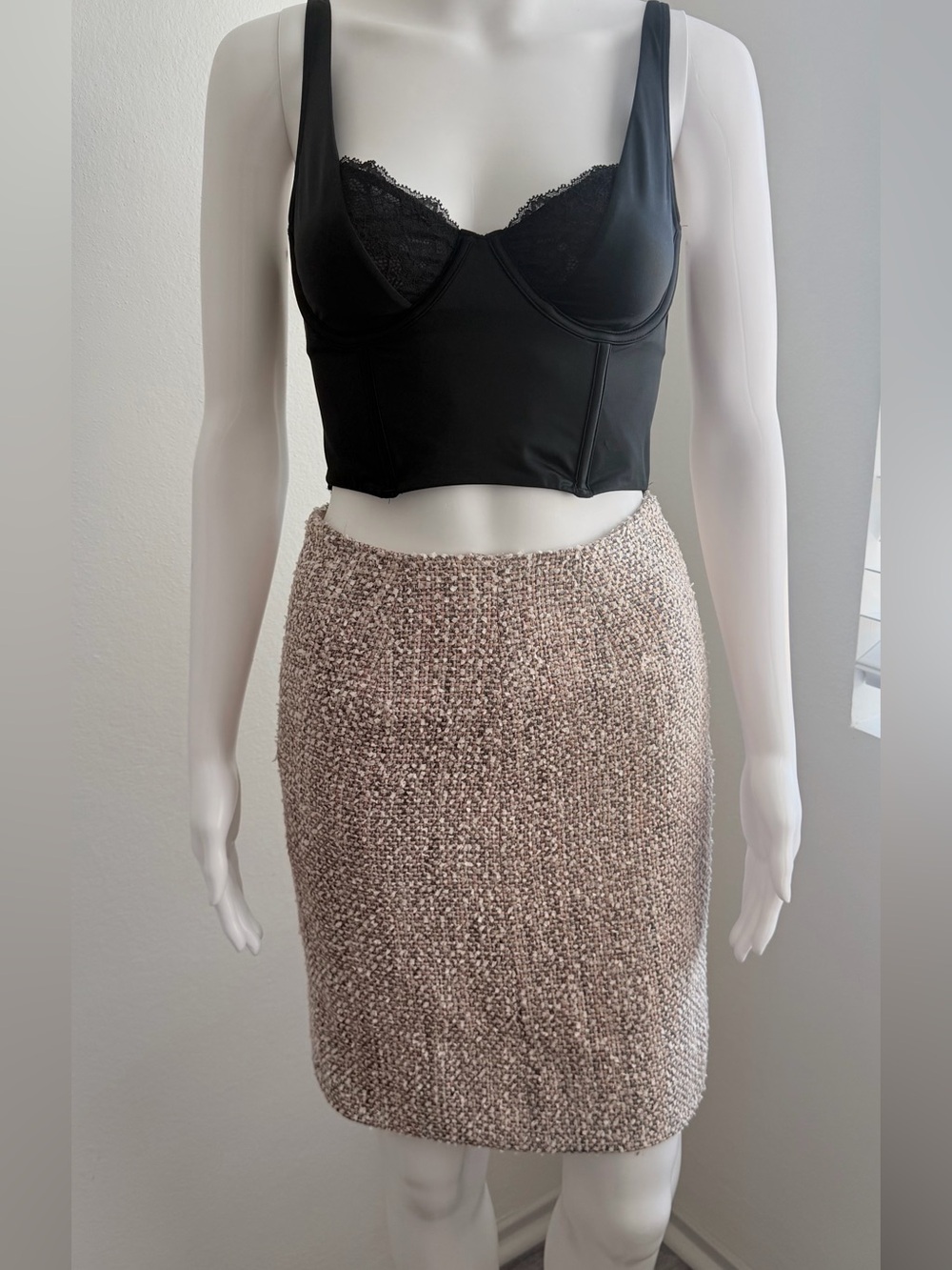 CHANEL Bouclé Tweed Pencil Skirt in Neutral Blends